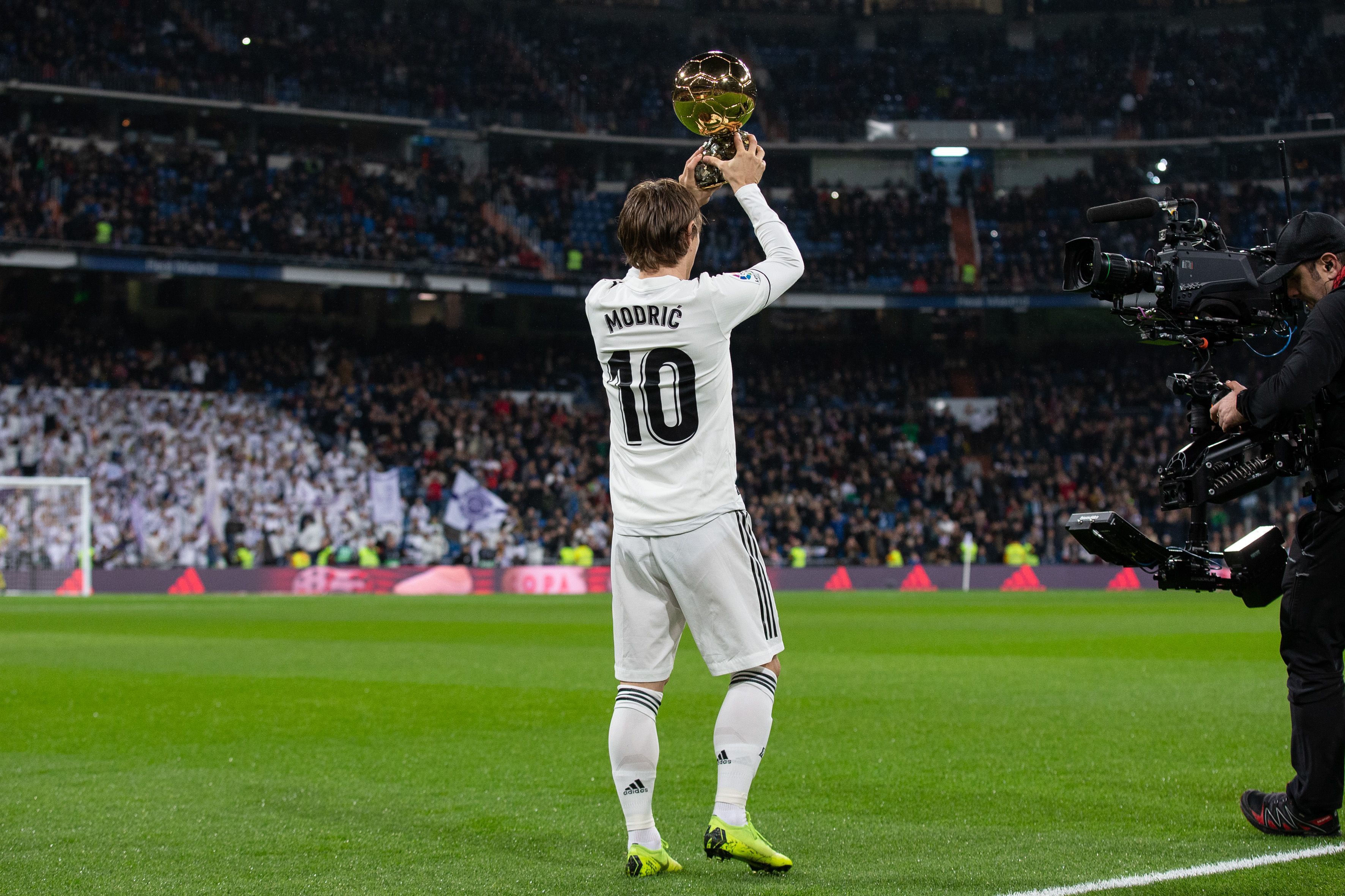 李新翔：希望下个赛季表现更稳定；今年真是很梦幻的一年