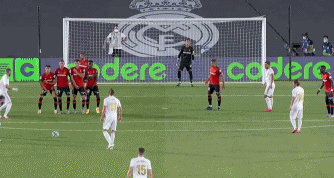 球星生日夜梅开二度，收获双喜