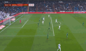 足球中超队长带伤上阵，拼劲获赞